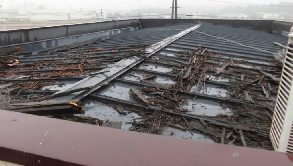 加古川市で屋根のメンテナンス！屋根塗装でピカピカになりました✨