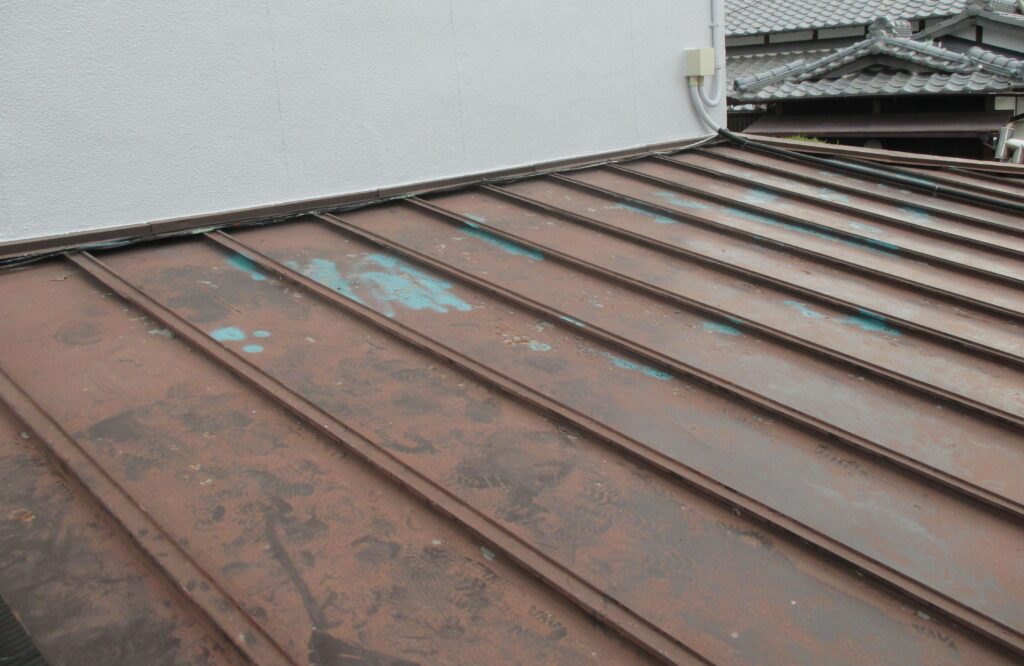 姫路市で屋根リフォームをガルバリウム鋼鈑で施工しました！