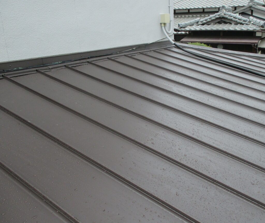 姫路市で屋根リフォームをガルバリウム鋼鈑で施工しました！