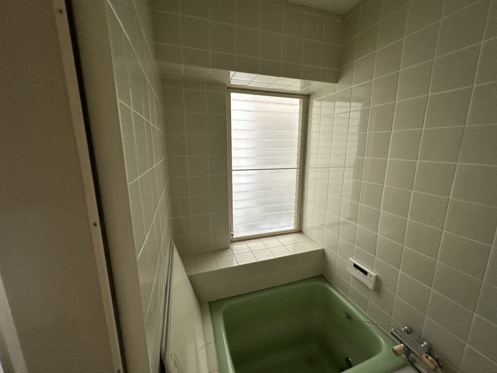 【神戸市西区】浴室洗面リフォームが着工します。　